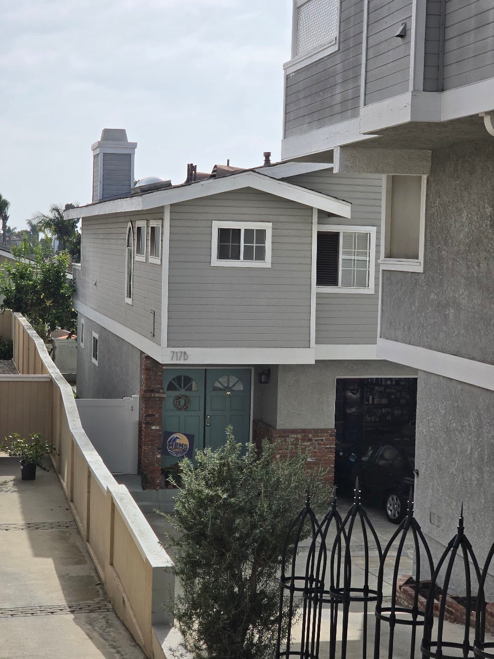 717 N Juanita